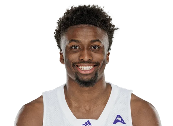 Taye Fields headshot