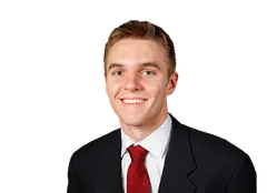 Josh Warren headshot