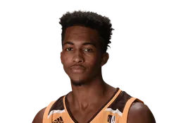 Nyaires Redding headshot