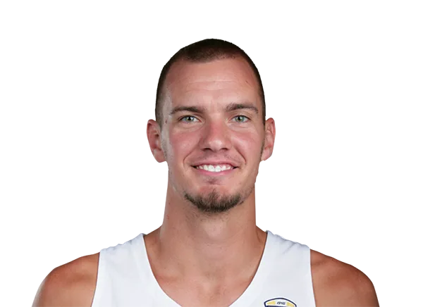 Luke Knapke headshot