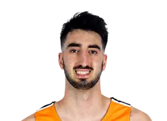 Eric Vila headshot