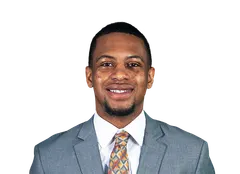 Devin Davis headshot
