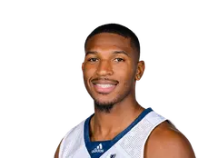 Travis Evee headshot