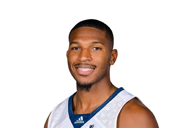 Travis Evee headshot