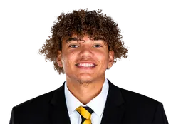 Noah Carter headshot