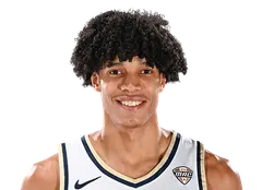 Enrique Freeman headshot