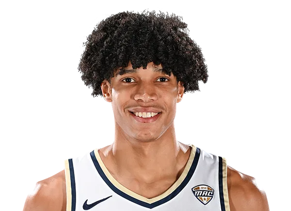 Enrique Freeman headshot