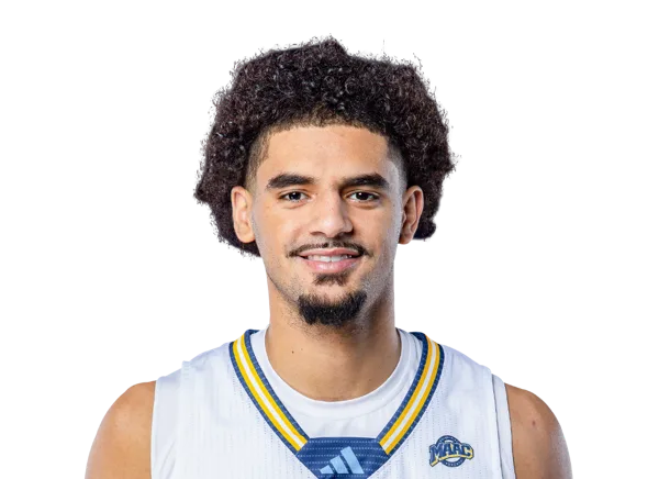 Alexis Reyes headshot