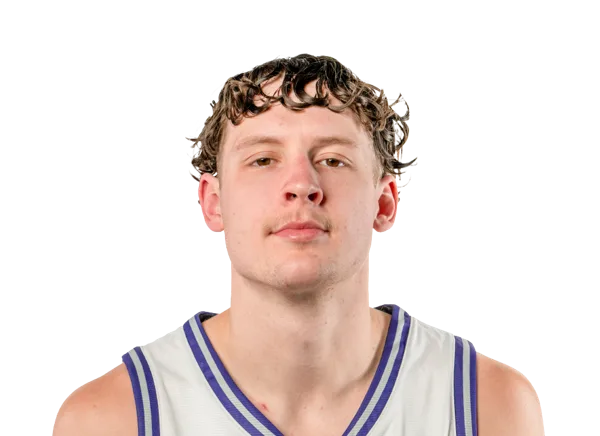 Elias Cato headshot