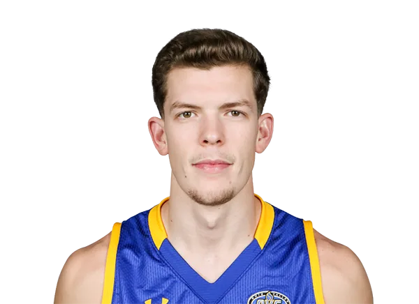 Riley Minix headshot